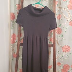 Short sleeve sweater dreas.